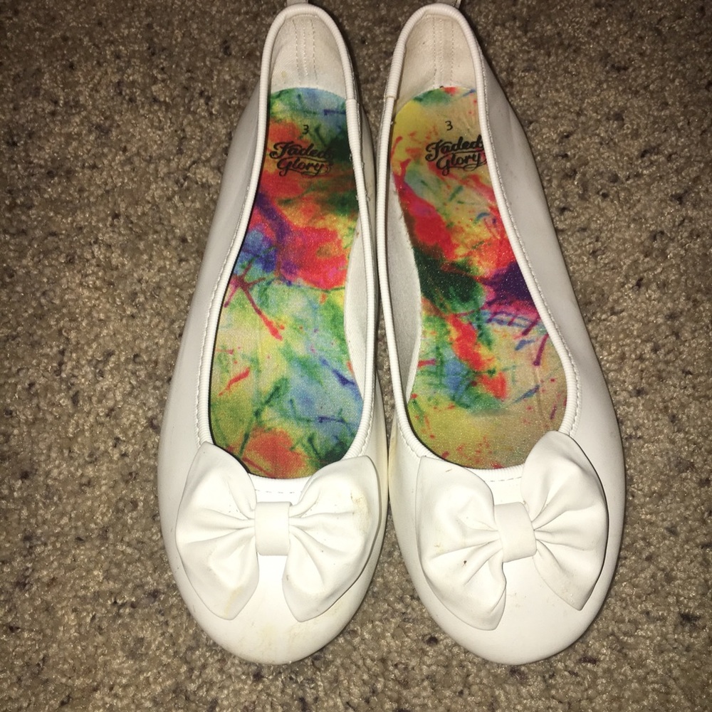 New.   Adorable flats